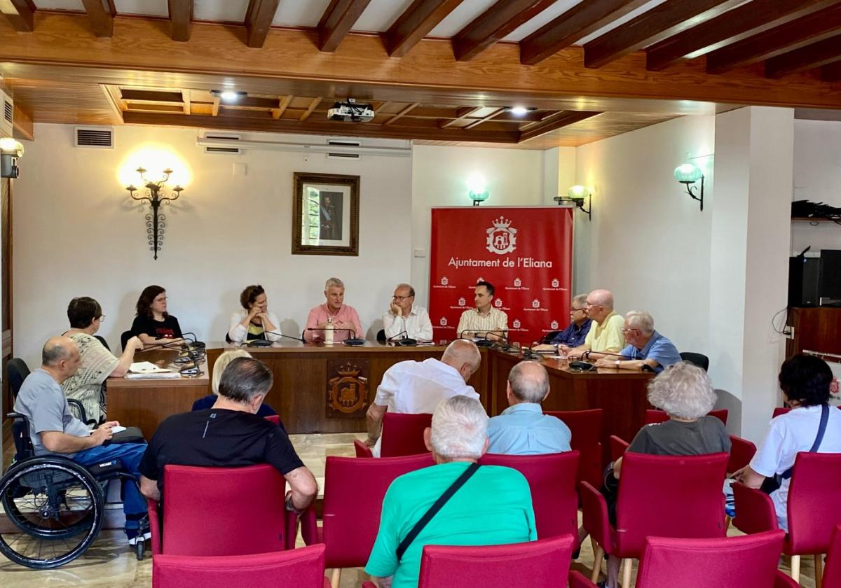 Reunión de los vecinos de los barrios afectados.
