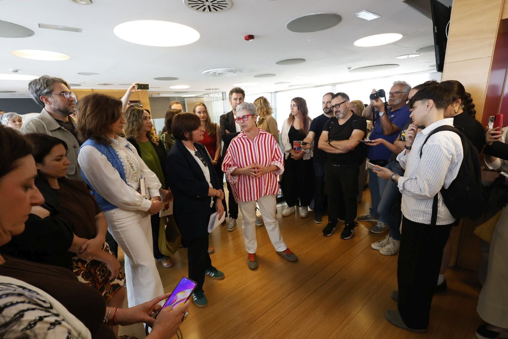 Fotos: El Tren de la Cultura llega a Valencia con Alice Kellen, Máximo Huerta o Blue Jeans