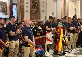 La expedición granota, en la Basílica de la Virgen.