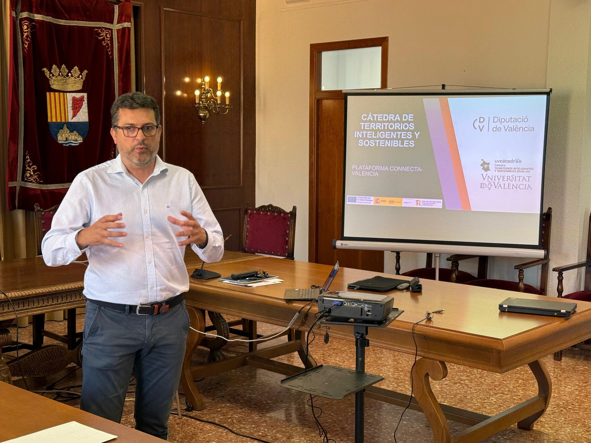 Técnicos de La Llosa de Ranes aprenden a aprovechar la plataforma de ciudades inteligentes