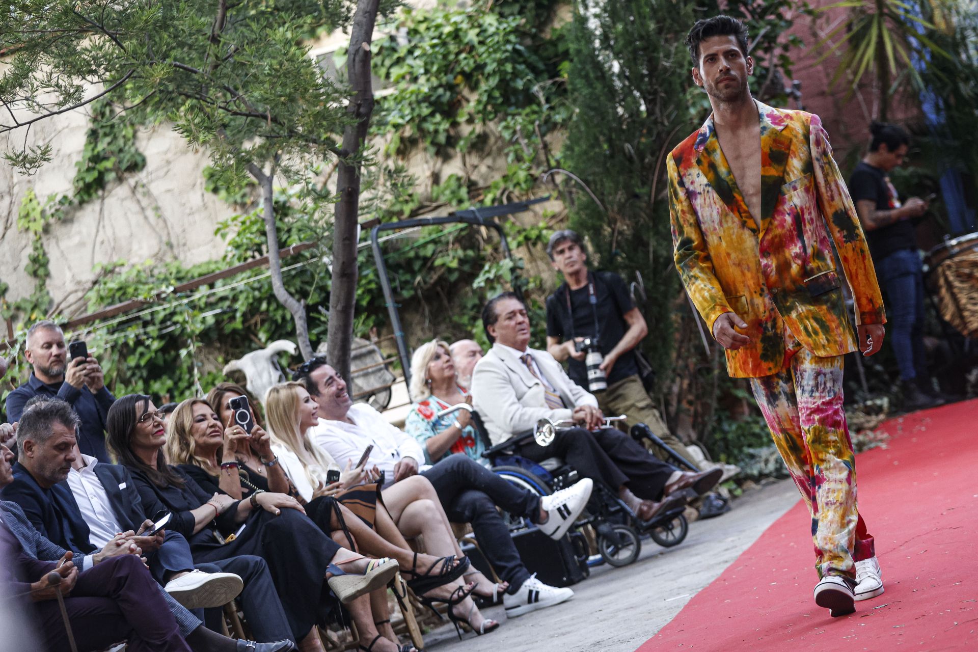 FOTOS | Desfile de Francis Montesinos en Llíria por sus 50 años de trayectoria