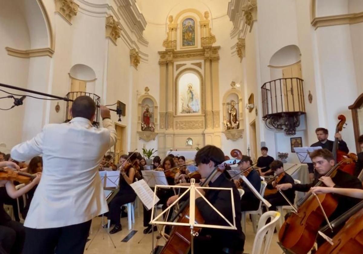 El ciclo 'Tabarca, una isla de película' ofrece la primera actuación de una orquesta sinfónica en este enclave