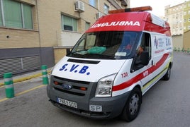 Imagen de archivo de un vehículo sanitario.