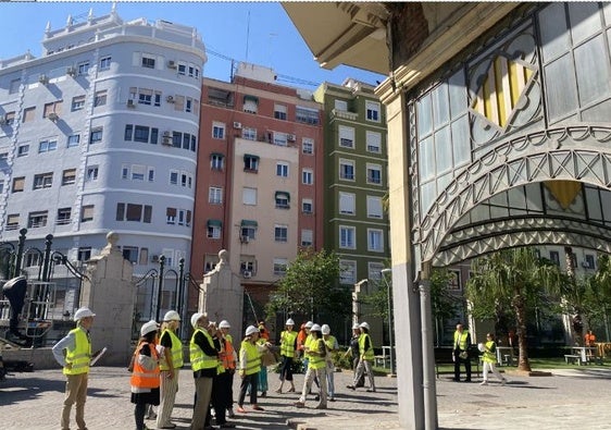 La alcaldesa de Valencia, María José Catalá, en la visita de obras al complejo de Abastos que ya está en obras.