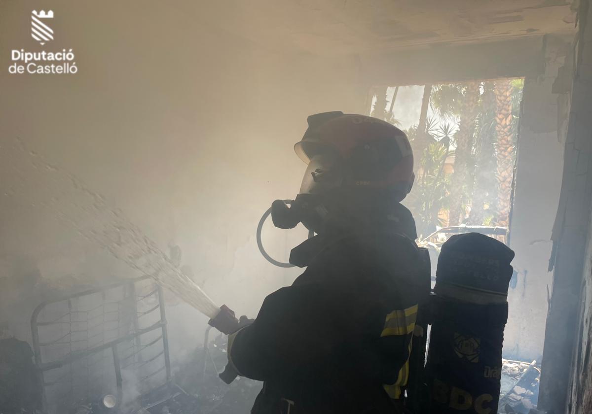 Una mujer herida y un gato muerto en un incendio en una vivienda en almassora | las provincias