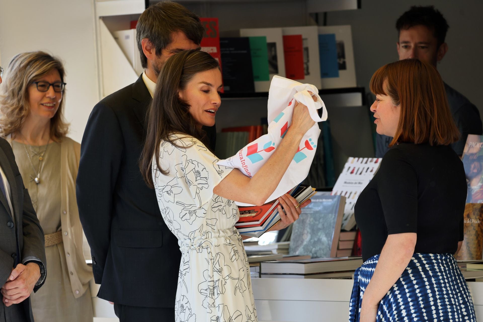 La reina Letizia inaugura la 84ª edición de la Feria del Libro de Madrid