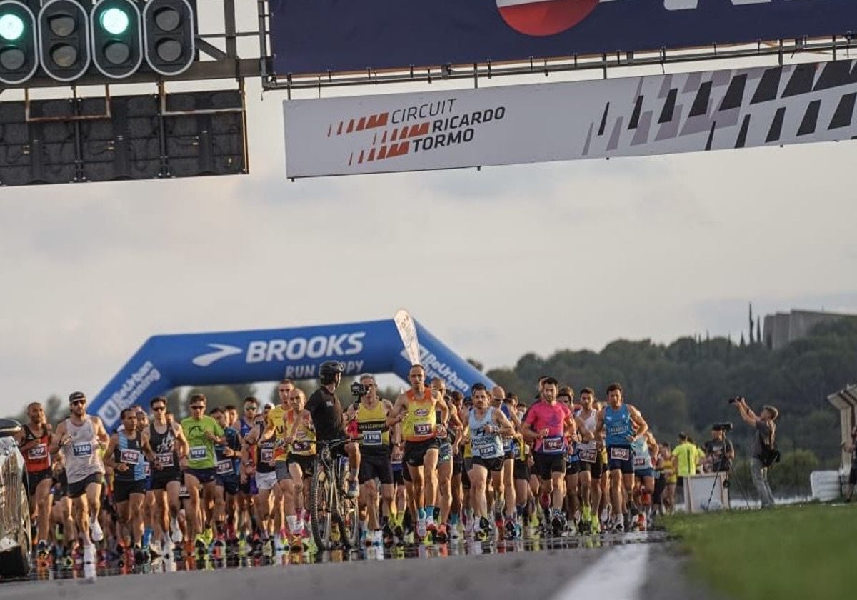 Una carrera a pie... Por el circuit ricardo tormo | las provincias