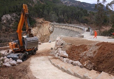 Obras en el entorno de la presa de Buseo.