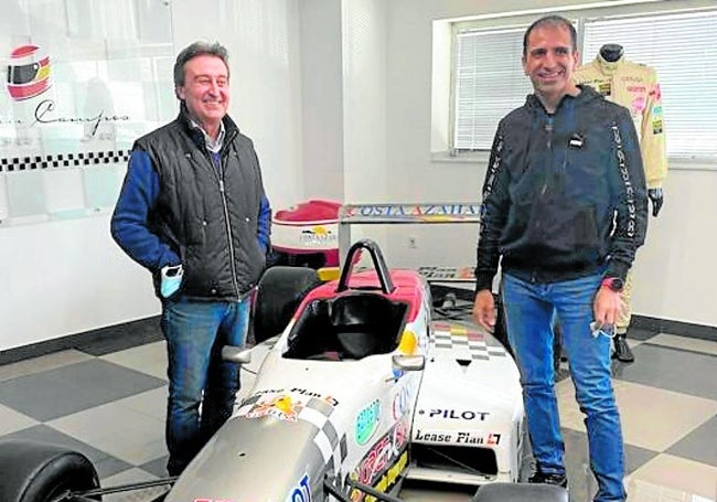 Adrían Campos y Marc Gené, uno de los primeros pilotos a los que apoyó.
