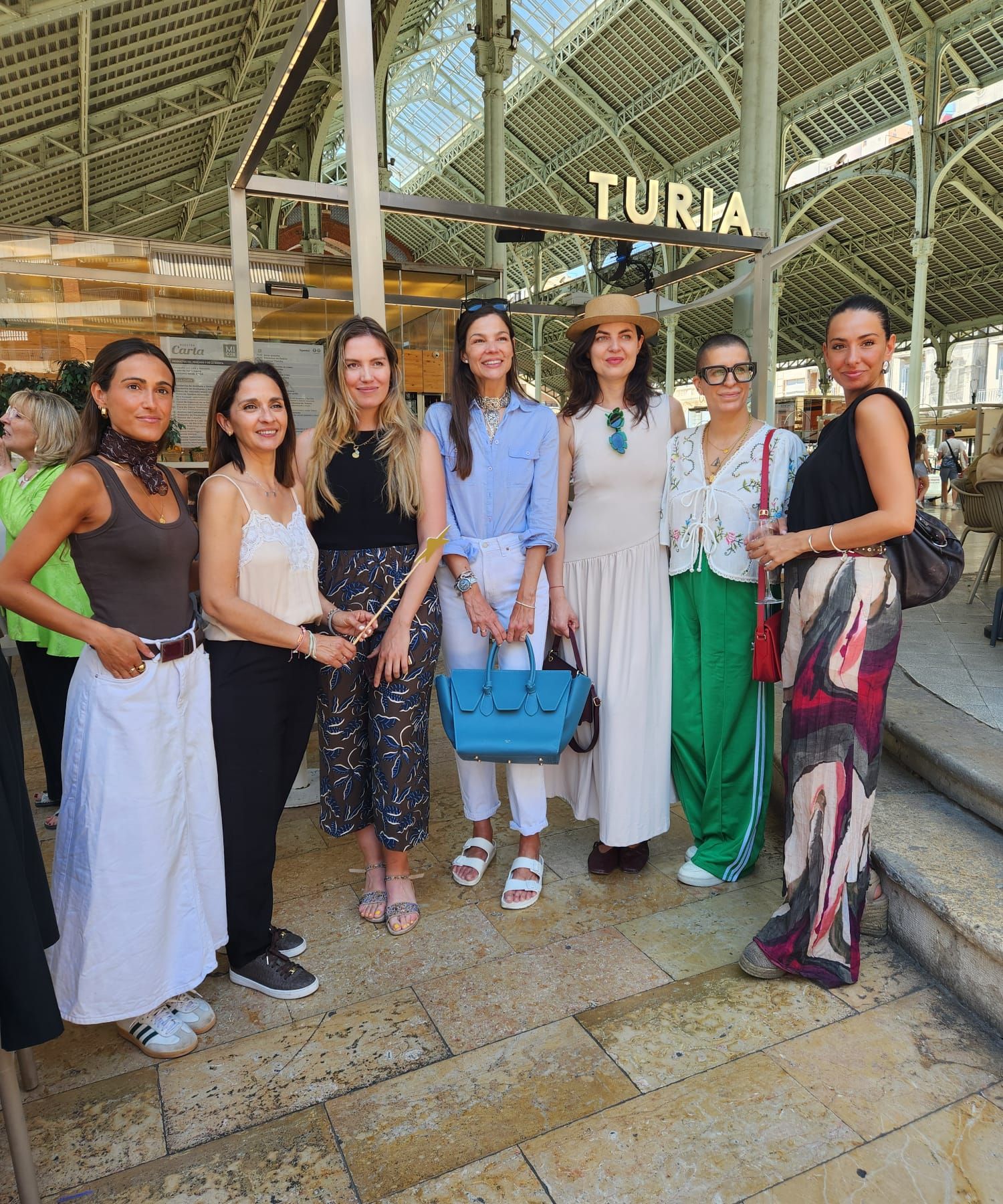 Influencers en el mercadillo benéfico de la Fundación Pequeño Deseo.