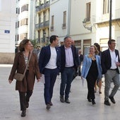 Enguix, en el centro, junto a Rodríguez y García, para presentar su ILP en Les Corts.