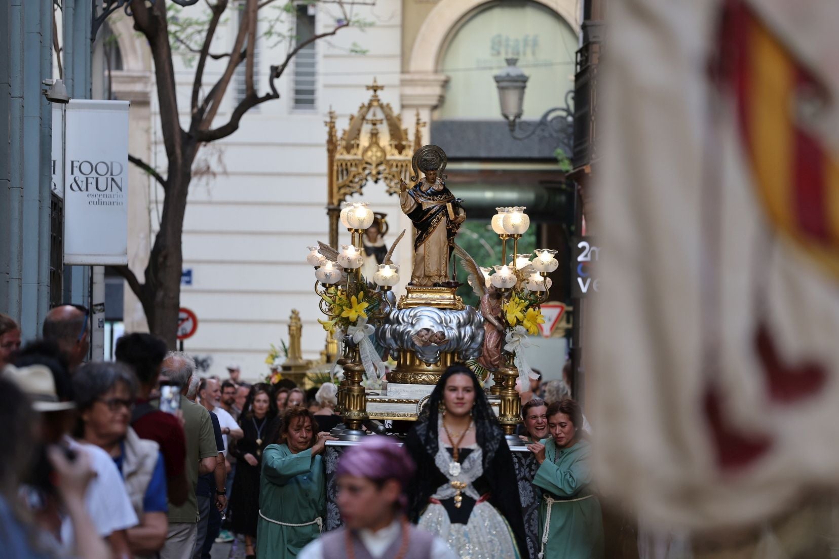 FOTOS | Así ha sido la procesión de los niños de San Vicente Ferrer en Valencia