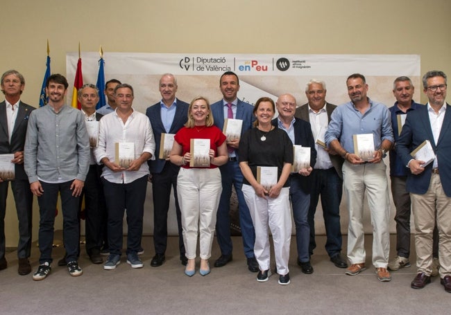 Asistentes a la presentación del libro en la Diputación.