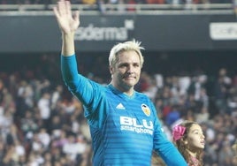 Santiago Cañizares, durante un partido de exhibición.