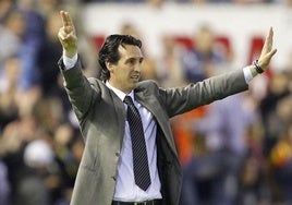 Unai Emery en un partido con el Valencia.
