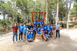 Teulada inaugura una tirolina en el refugio climático del Pinaret de la Costa