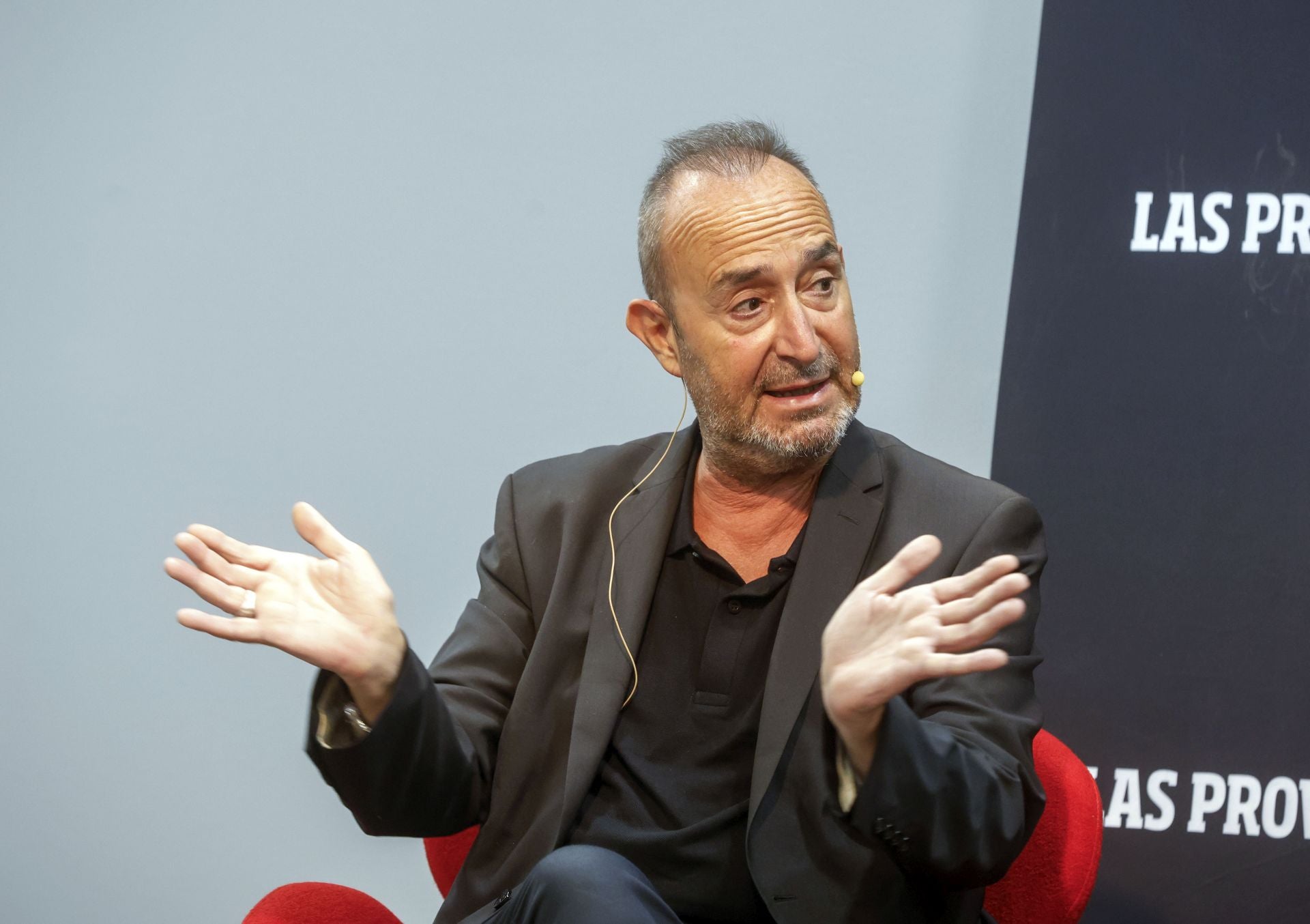 FOTOS | Esteban González Pons presenta su novela en Aula LAS PROVINCIAS