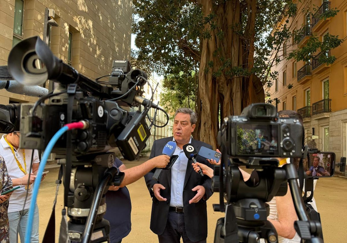 Vox reprocha a Bernabé que no aporte documentación para investigar la dana en Les Corts