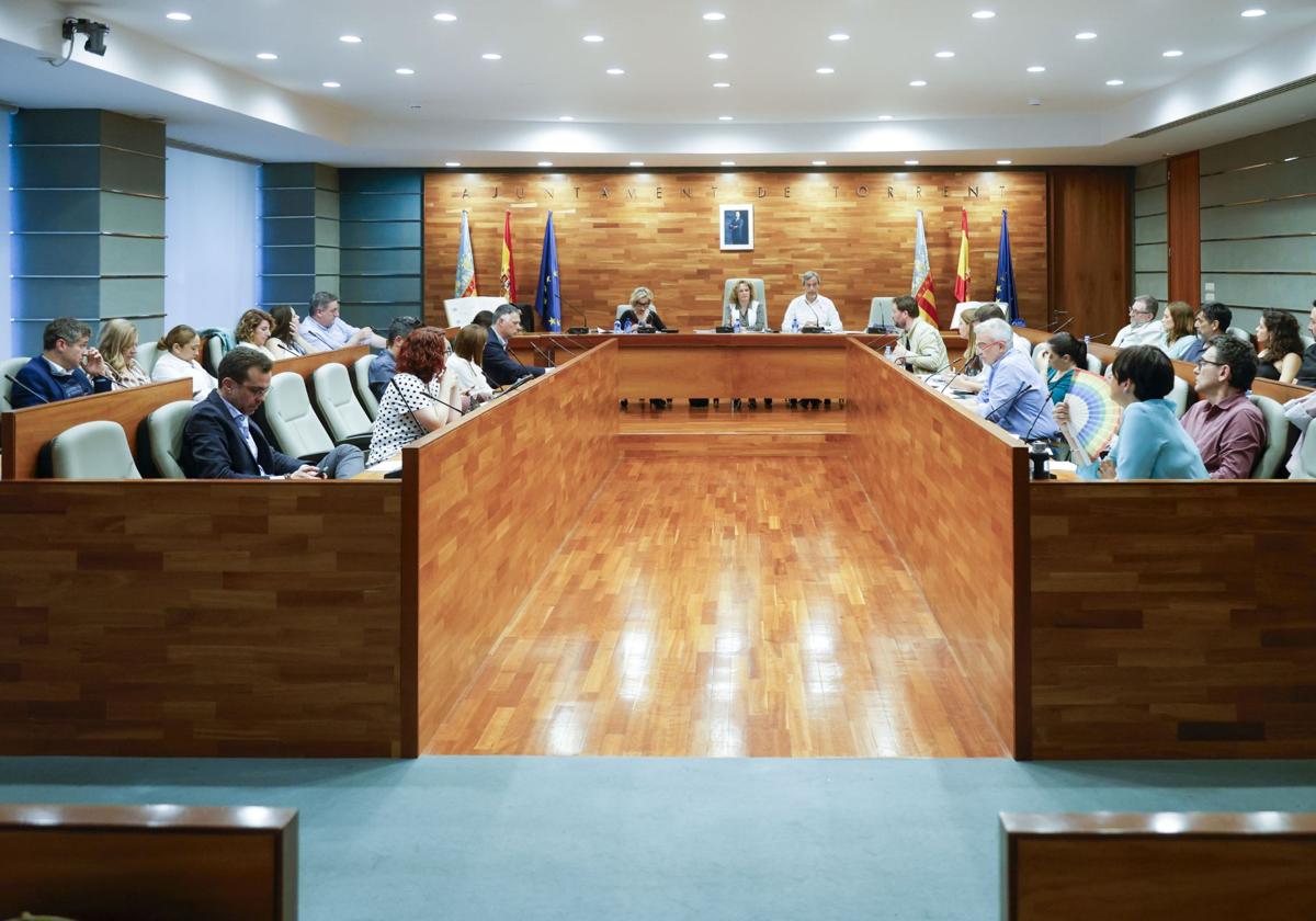 Sesión plenaria en el Ayuntamiento de Torrent.