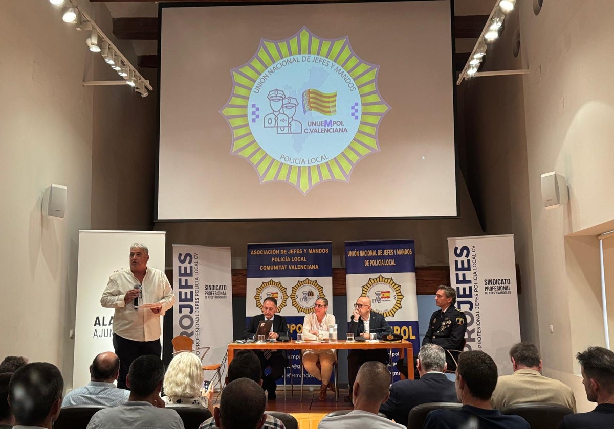 Los mandos de las Policías Locales de la Comunitat Valenciana se reúnen en Alaquàs