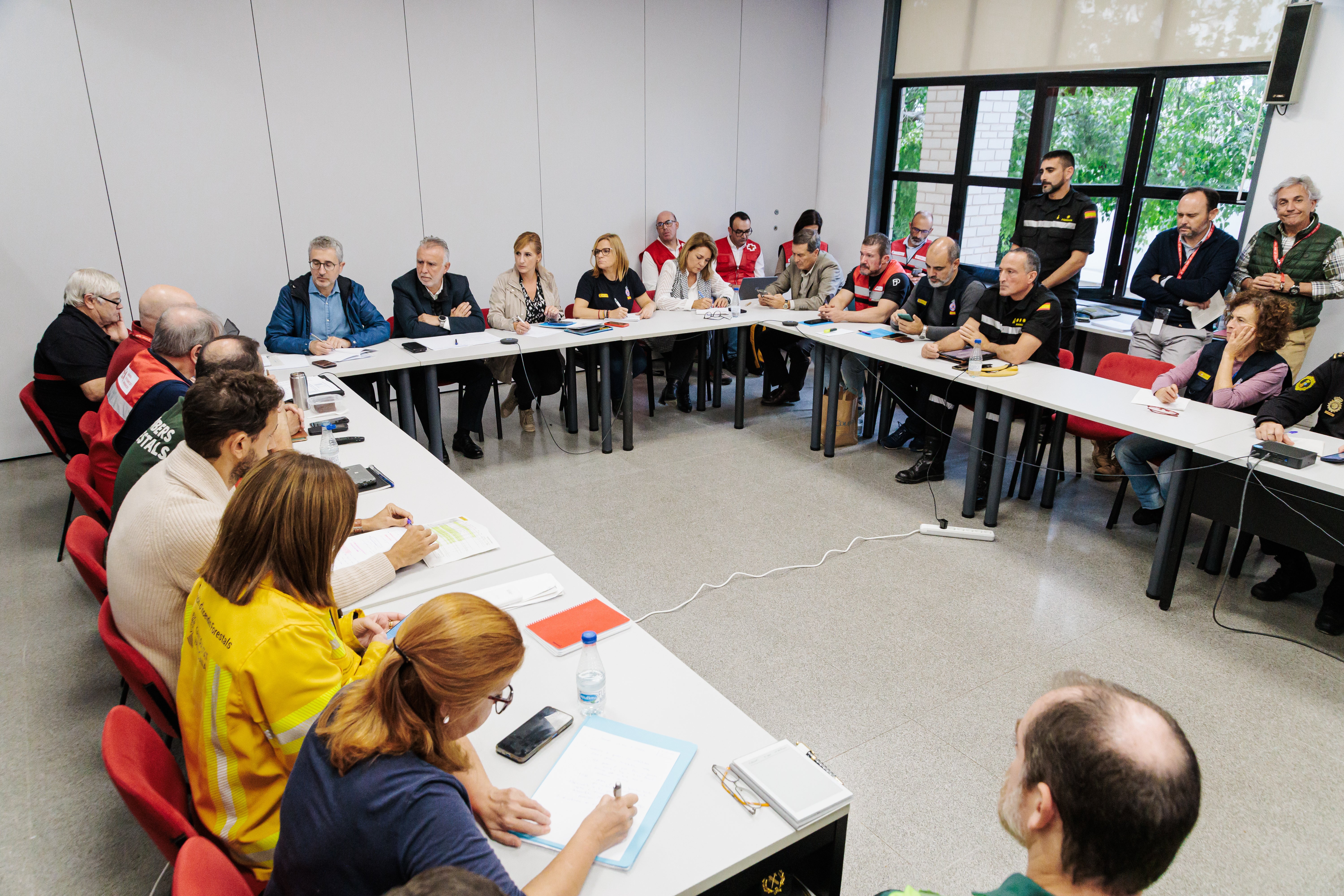 Un instante de reunión del Cecopi tras la dana.