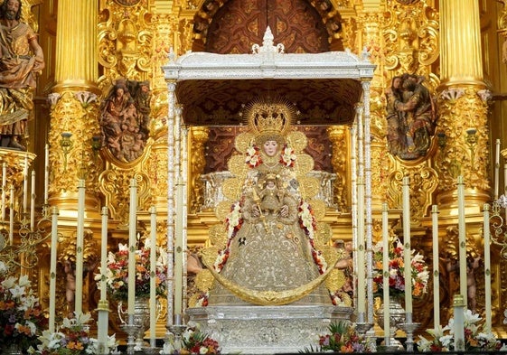 Salida de la Virgen del Rocío 2025: salto de la reja y procesión