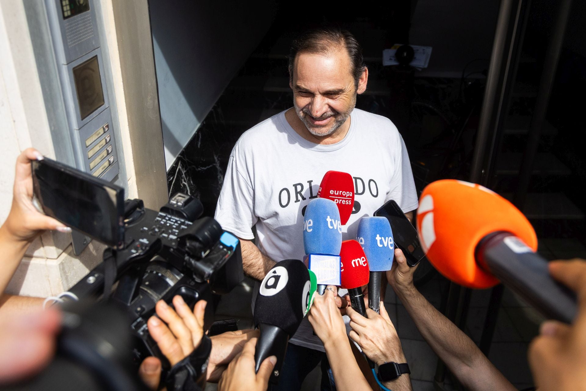 La UCO registra la casa de Ábalos en Valencia en busca de pruebas del pago de comisiones en el &#039;caso Koldo&#039;