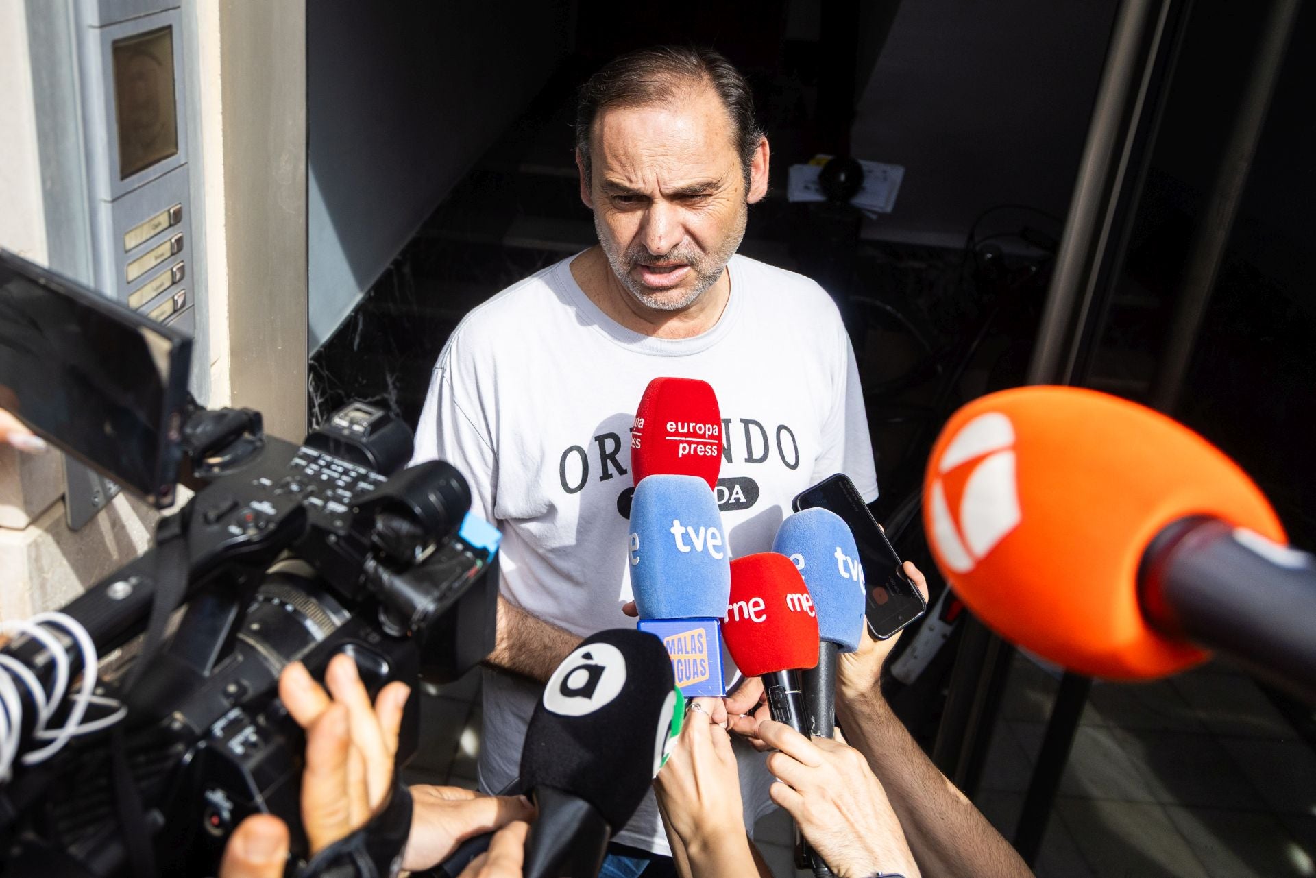 La UCO registra la casa de Ábalos en Valencia en busca de pruebas del pago de comisiones en el &#039;caso Koldo&#039;