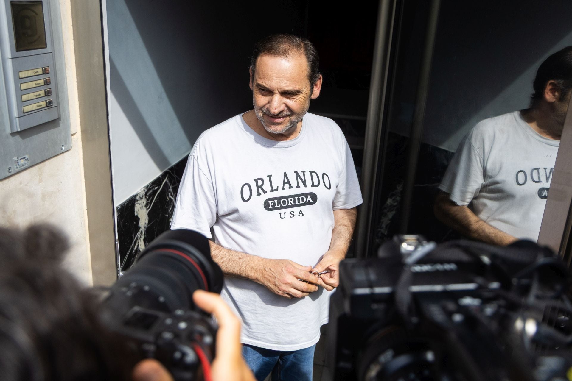 La UCO registra la casa de Ábalos en Valencia en busca de pruebas del pago de comisiones en el &#039;caso Koldo&#039;