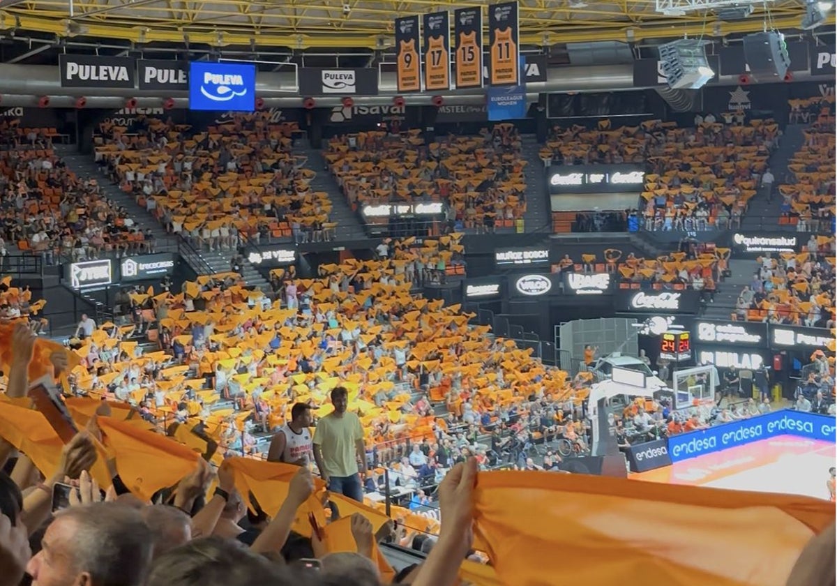 El tifo de La Fonteta.