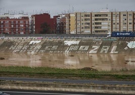 Tramo del nuevo cauce del Turia, por donde llegará la derivación del barranco de la Saleta.