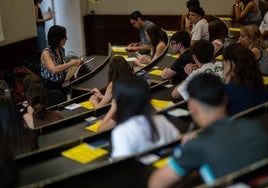 Examen de Lengua Castellana y Literatura en la PAU de Cataluña: «Vaya fumada de texto»