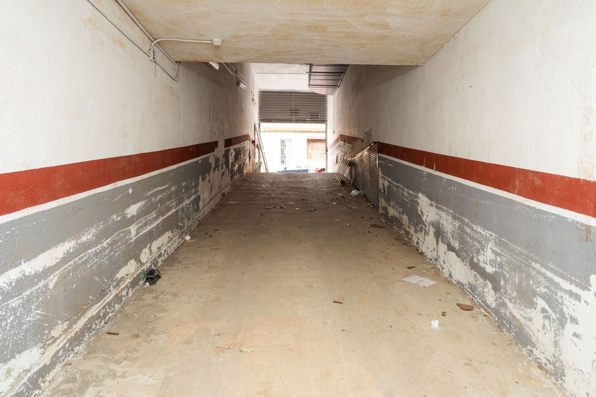 FOTOS | Un garaje apocalíptico en el barrio de La Torre