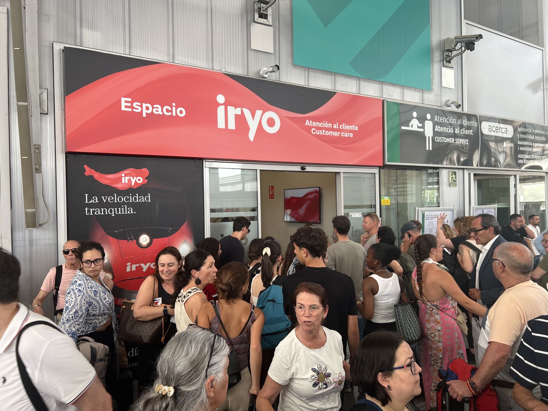 Interrumpida la alta velocidad entre la Comunitat y Madrid por una avería en Chamartín