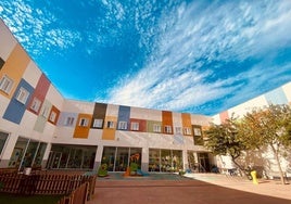 Patio central de la unidad de madres Irene Villa de Alicante, espacio actual de María Jesús Moreno y otras reclusas con hijos.