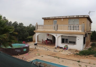 Vivienda de Torrent donde se produjo la agresión machista y el presunto maltratador dejó encerrada a su víctima y las dos niñas.