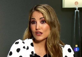 Un micrófono abierto durante 'La familia de la tele' traiciona a Alba Carrillo: «¿Se cancela esto?»