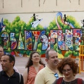 Mural conmemorativo que se ha pintado en el patio del colegio.