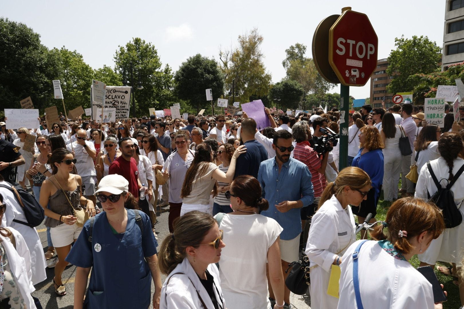 FOTOS | Protesta de los médicos en Valencia