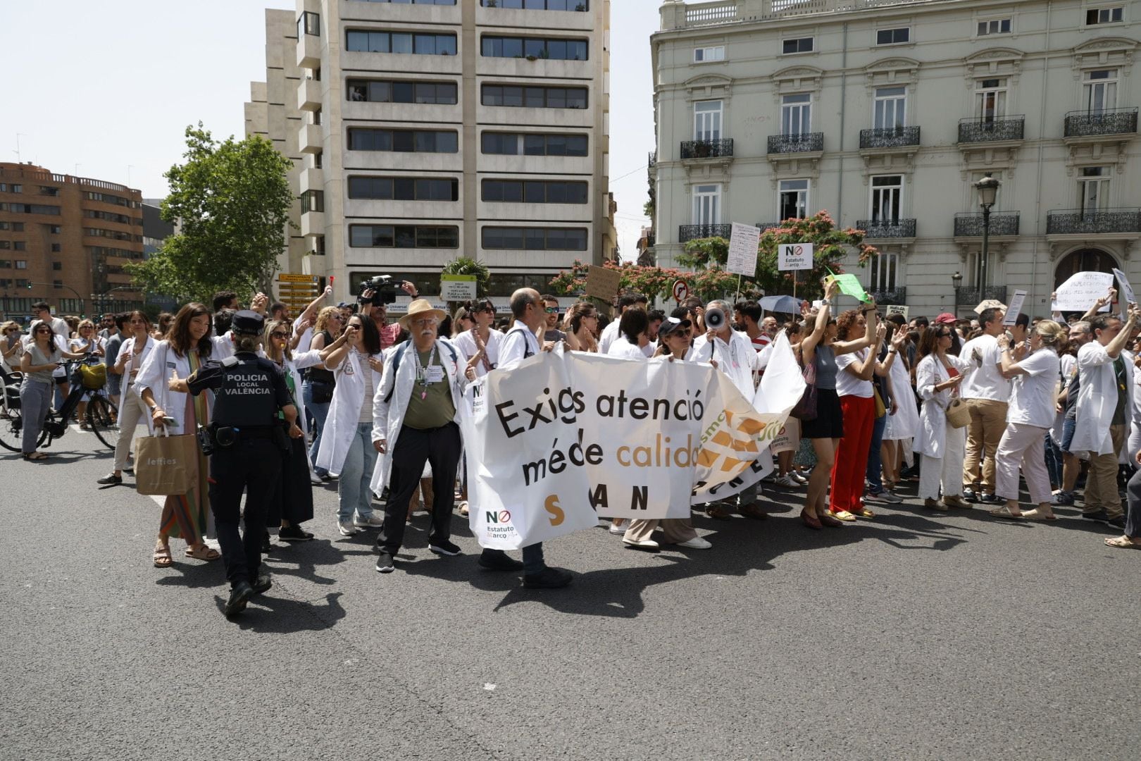 FOTOS | Protesta de los médicos en Valencia