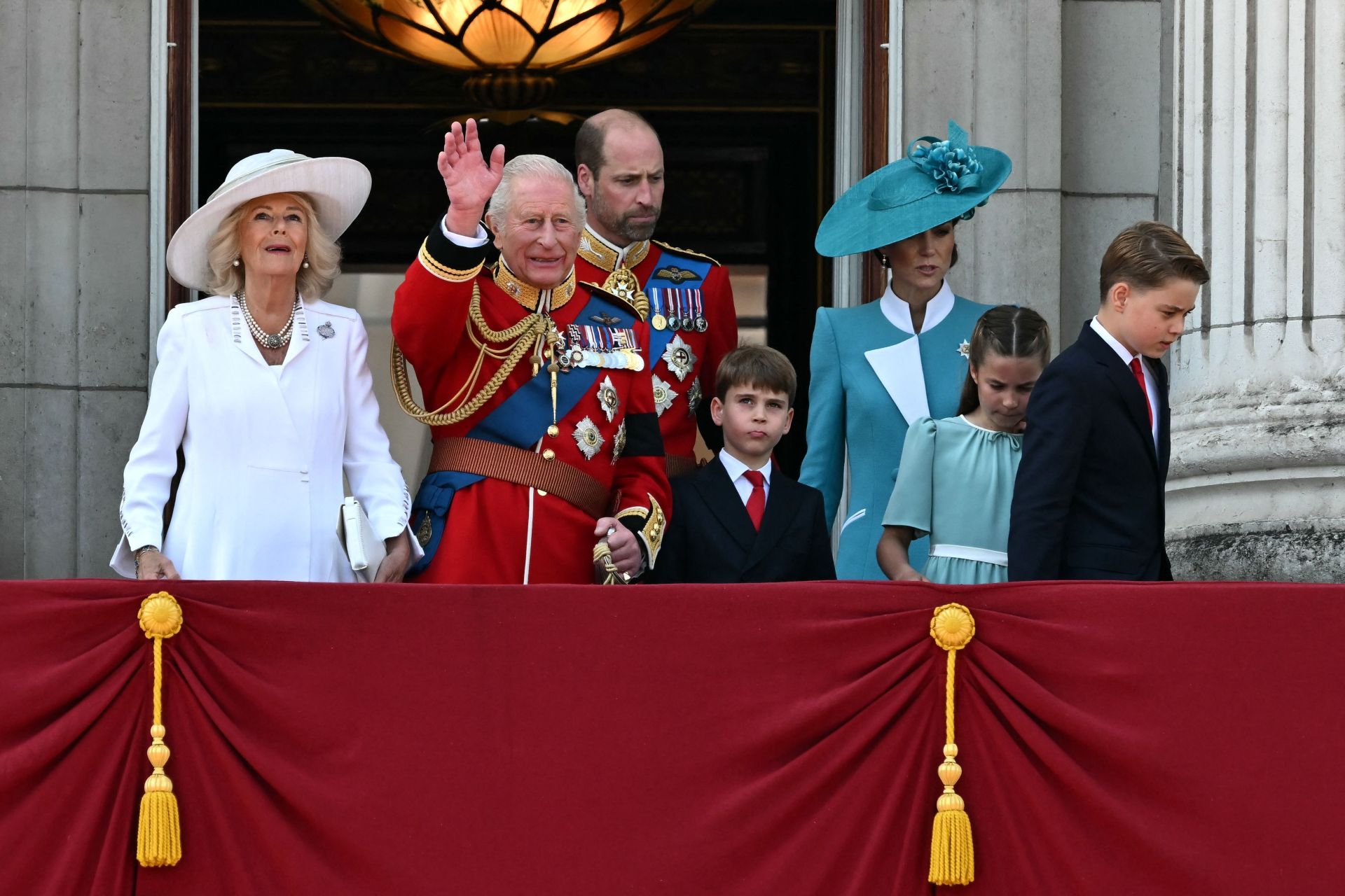 Kate Middleton deslumbra en su vuelta al desfile más colorido del Reino Unido