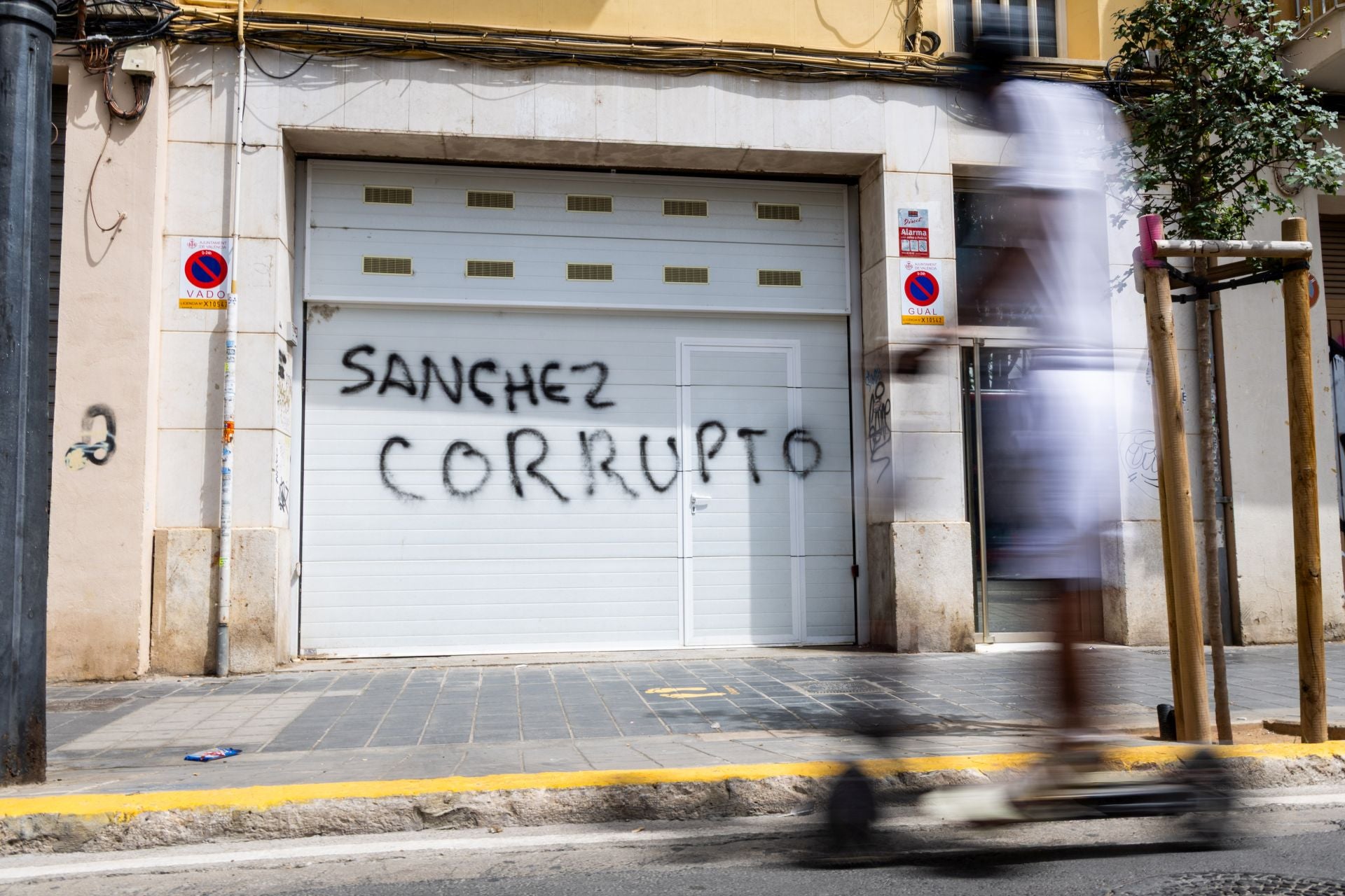 El domicilio de Ábalos en Valencia amanece con pintadas, tras el informe de la UCO