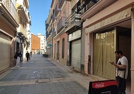 Una calle comercial de Algemesí.