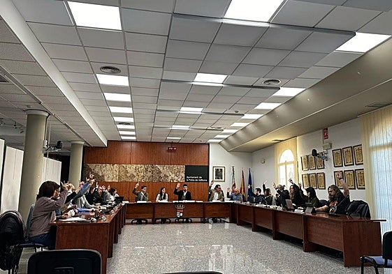 Pleno del Ayuntamiento de La Pobla de Vallbona.