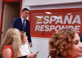 El presidente del Gobierno, Pedro Sánchez, antes de comparecer.