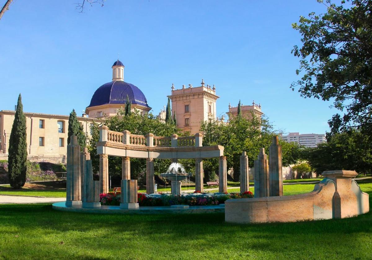 Recreación de parte de la Tortada en el jardín del Turia.