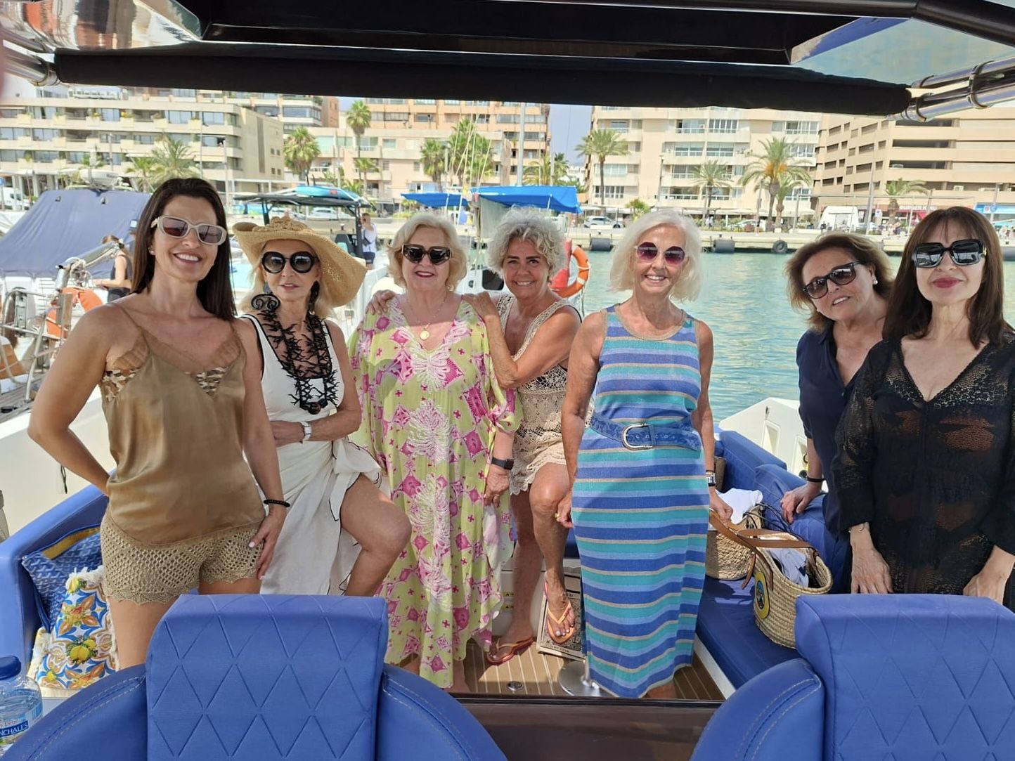 Laura Segura, Mayrén Beneyto, Emilia Segura, Marta de Diego, Hortensia Herrero, Pepa Martí y Esther Segura.