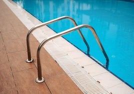Una piscina en una imagen de recurso.