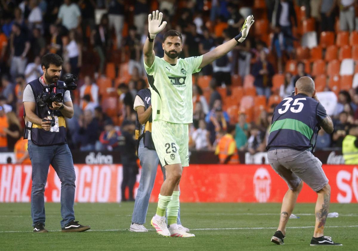 Giorgi Mamardashvili, en su adiós en Mestalla.