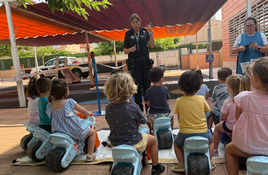 La Policía Local de Benicàssim imparte formación de Seguridad Vial en los centros escolares